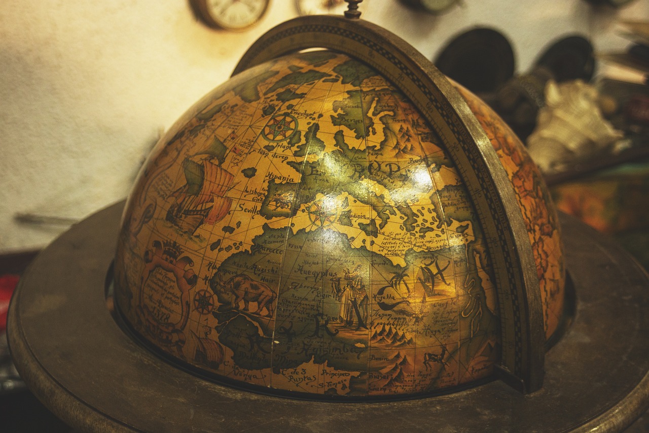 10 Creative Ways to Use Old Maps in Crafts